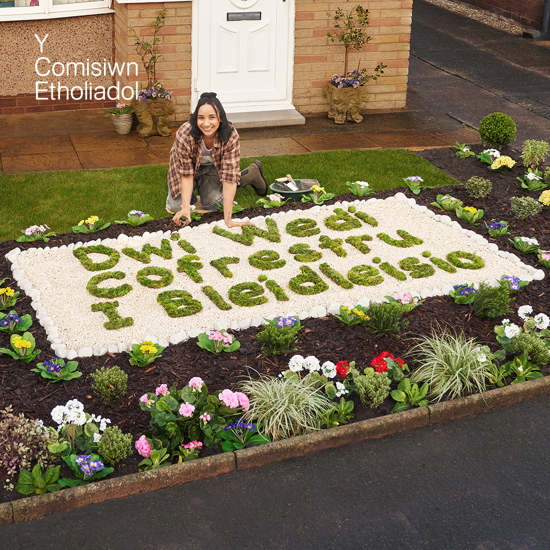Cofrestrwch i bleidleisio ar gyfer yr Etholiad i Senedd Cymru
