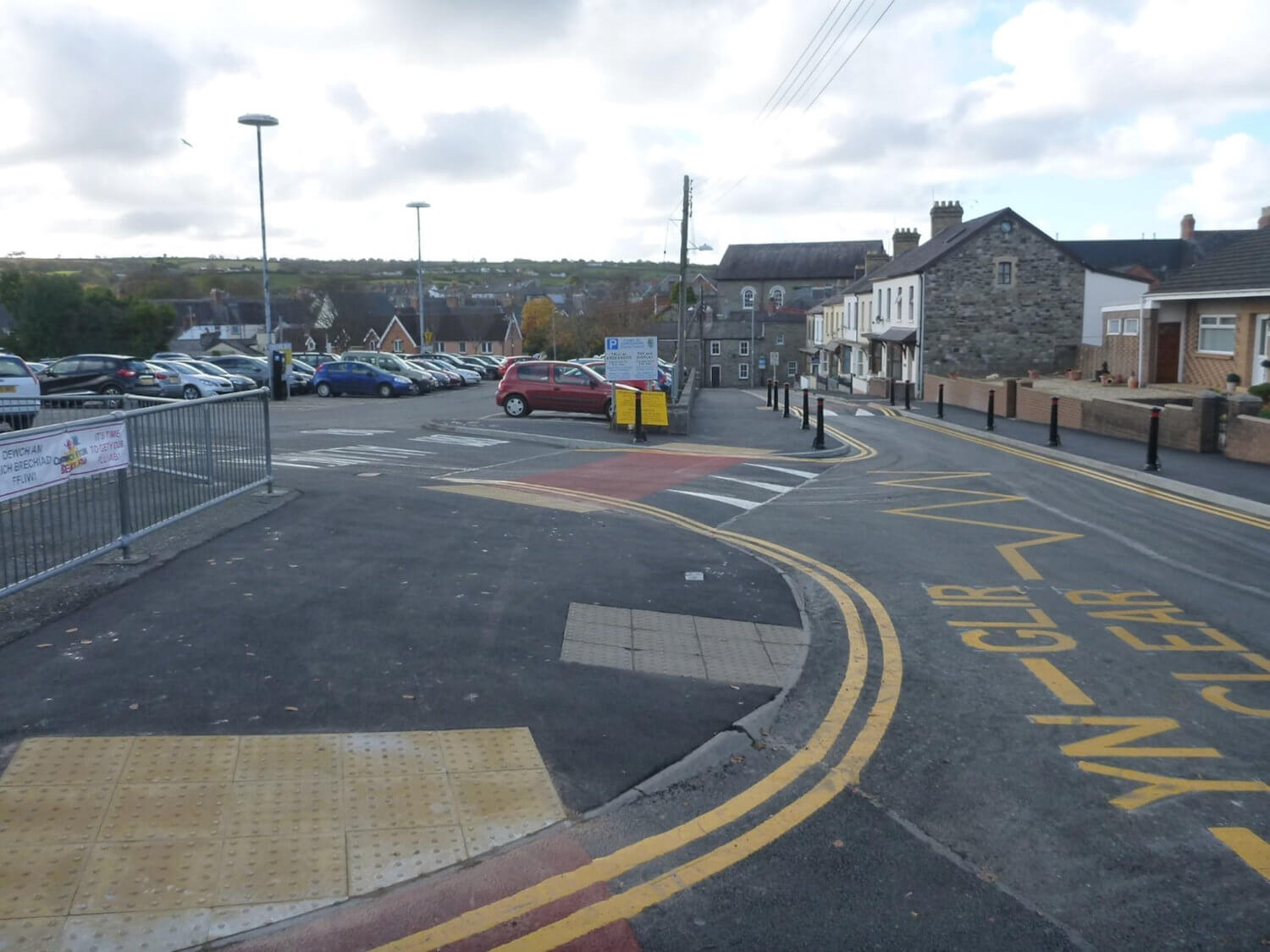 Cardigan Primary School scheme with wider footways, traffic calming and new 20mph zone